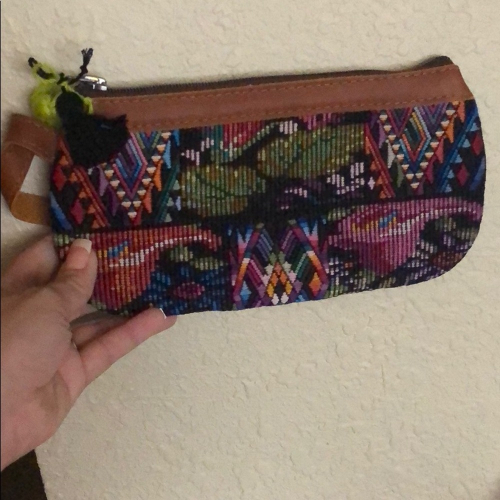 Nena and co clutch